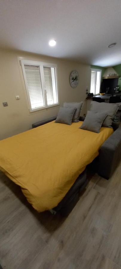 Logement Lumineux, Entierement Renove Avec Jardin Caumont-sur-Durance Kültér fotó